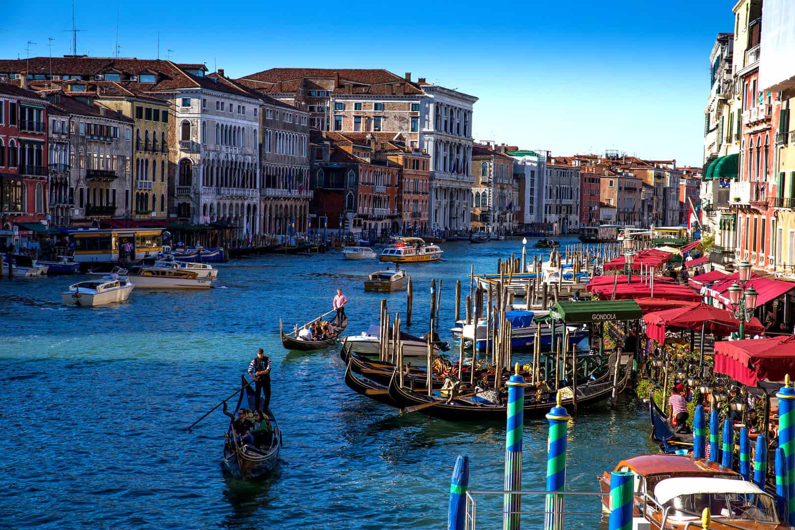 Turismo a Venezia: tra storia, gondole e incanti del canal grande