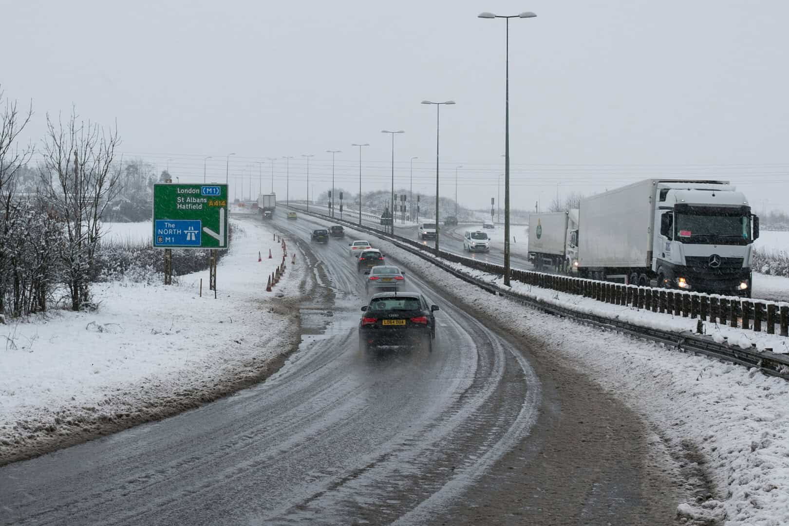 uk snowstorm 2 18022025