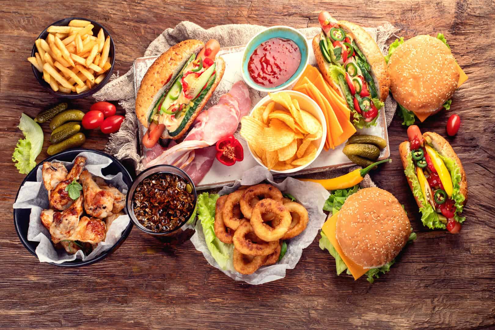 Un’alimentazione scorretta accelera l’invecchiamento biologico: l’allarme degli scienziati