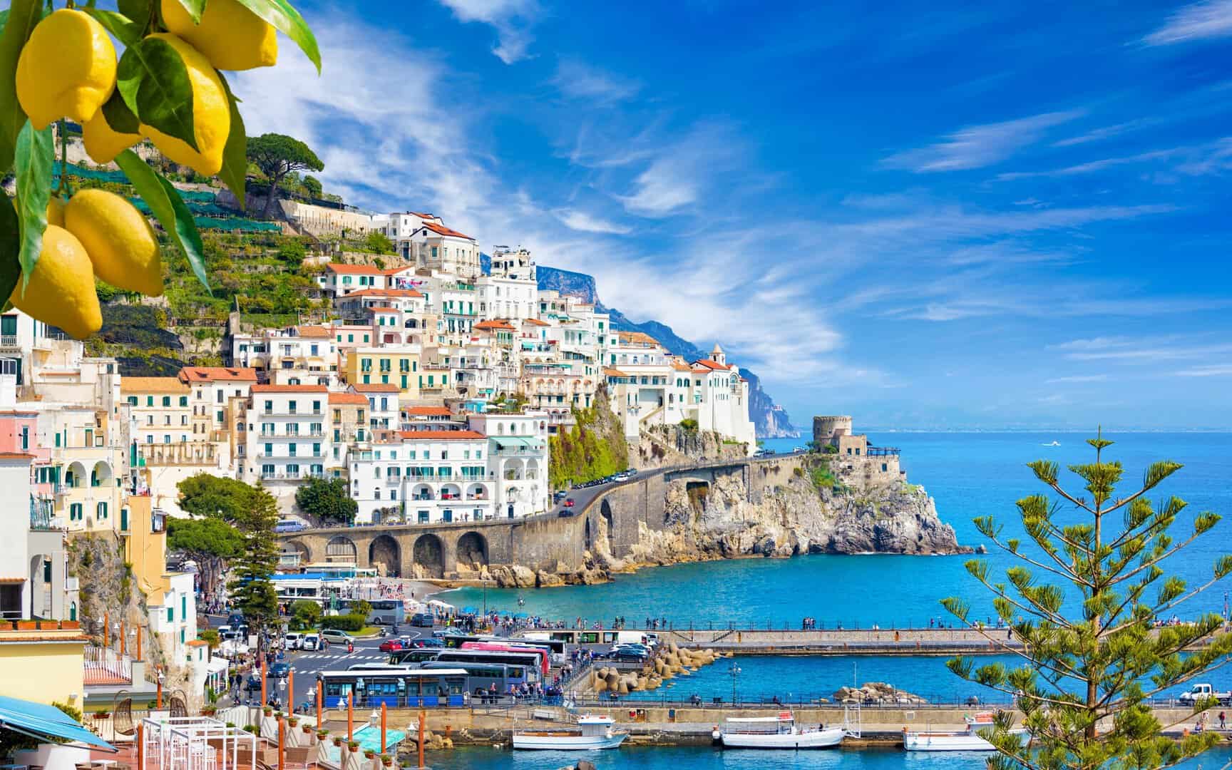 Guida essenziale al viaggio attraverso le meraviglie nascoste della costa amalfitana, Campania