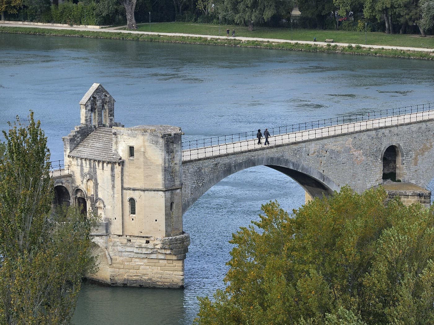 Viaggio nella storica Avignone. Un percorso tra cultura e Medioevo