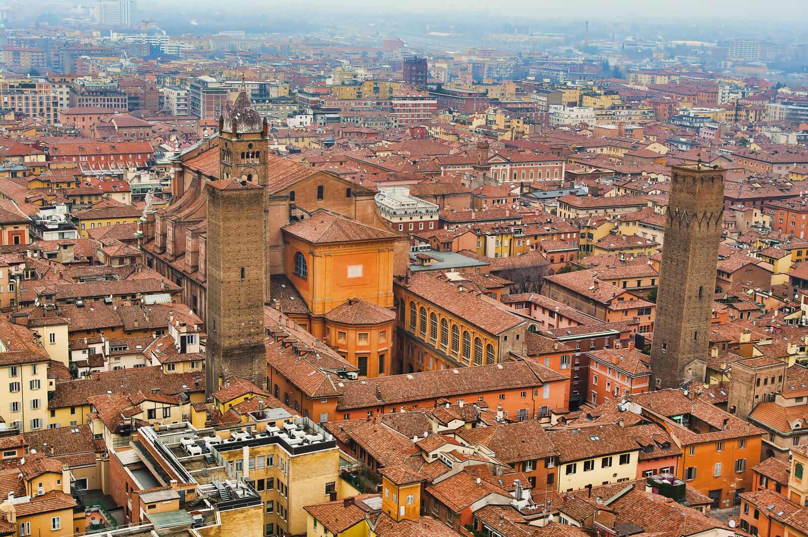 Bologna, tra torri e sapori nel cuore dell’Emilia
