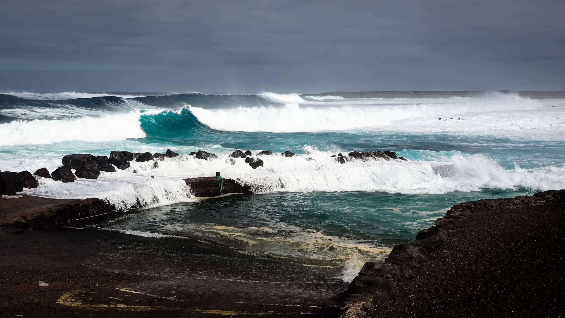 Meteo Isole Canarie: la burrasca Martinho porta venti forti e onde imponenti secondo Aemet
