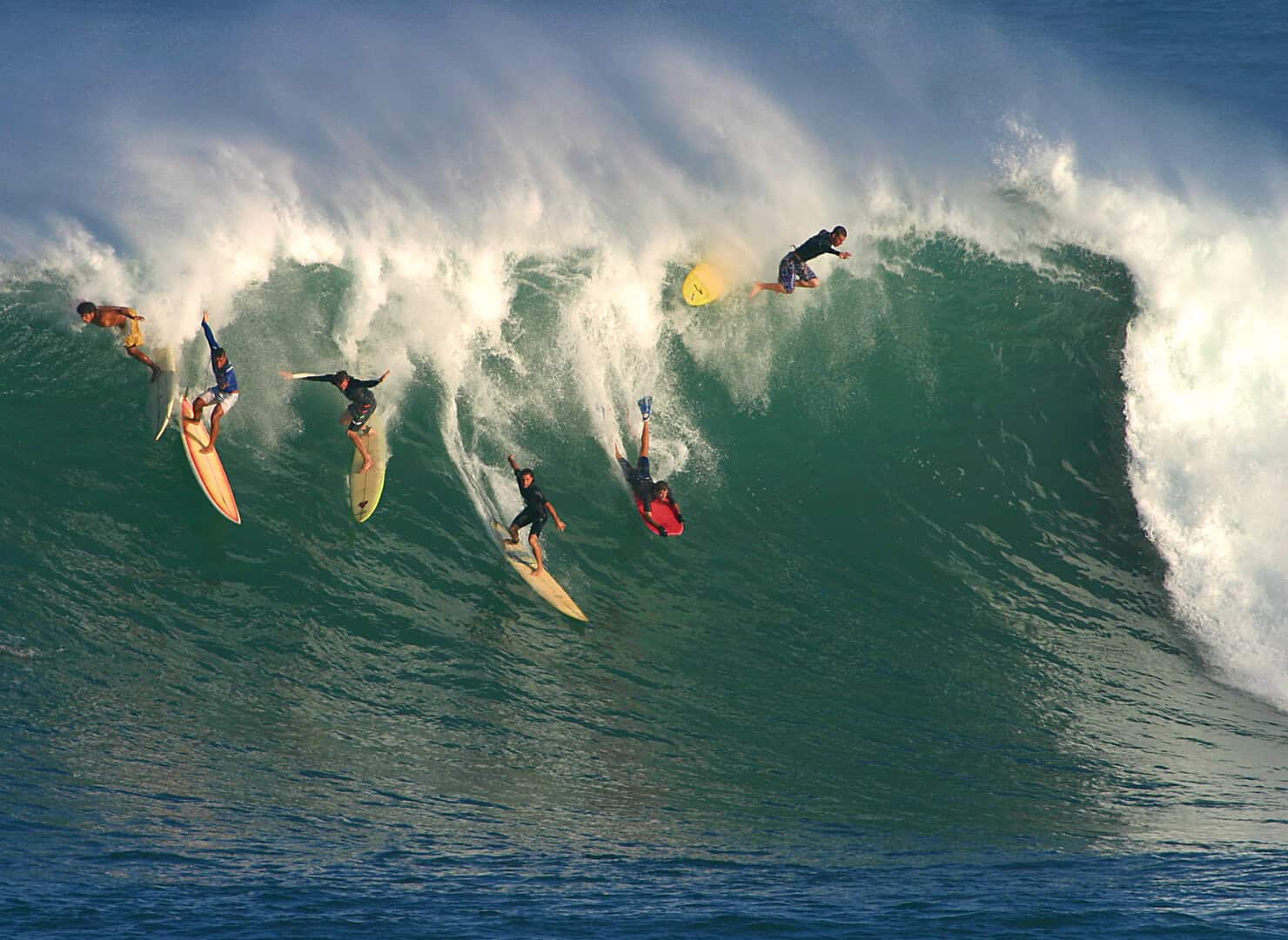 Turismo e onde giganti. Surf e cultura nelle Hawaii, da Oahu a Maui