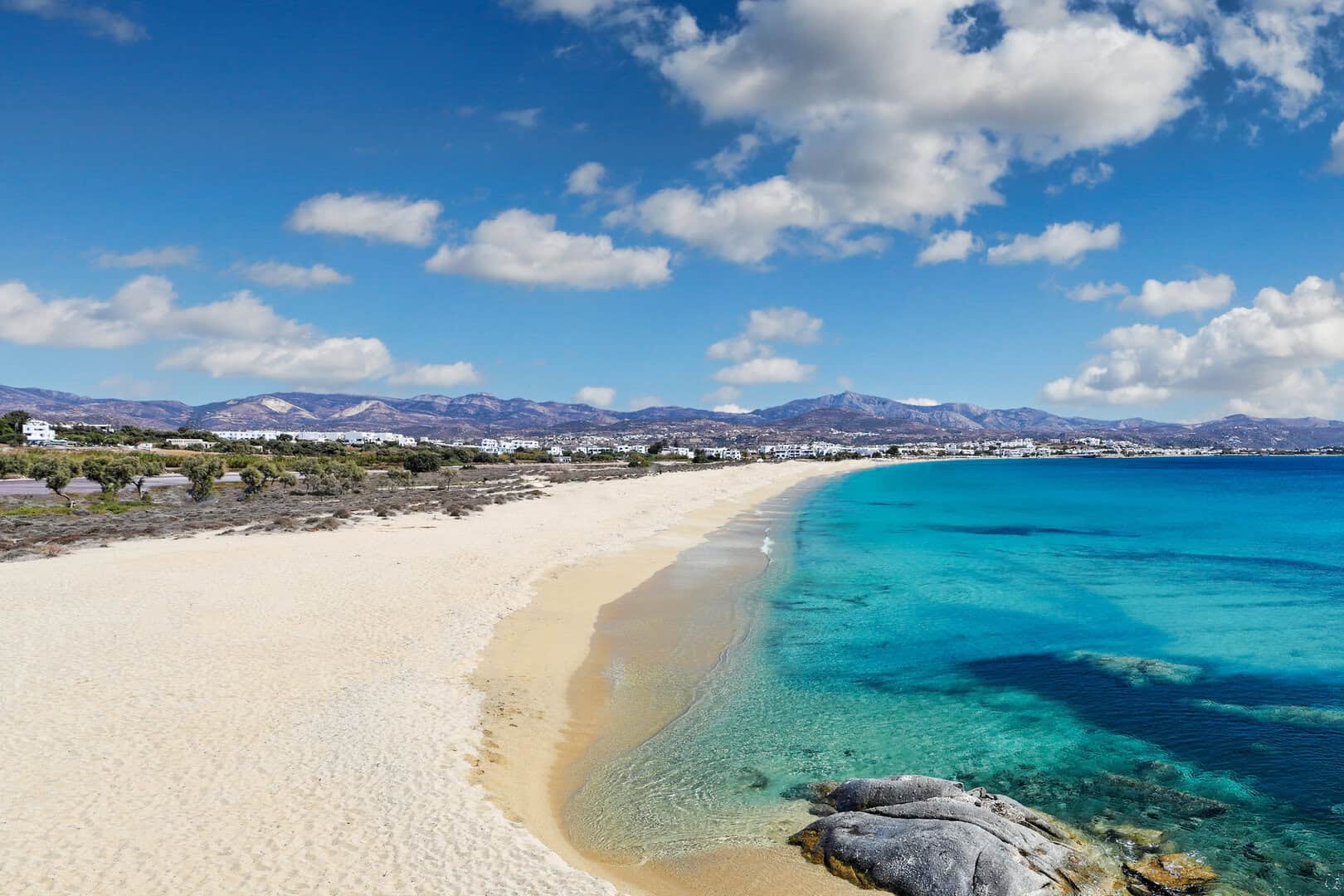 Turismo accessibile. Scopri le spiagge incantevoli di Naxos tra mare e tradizioni