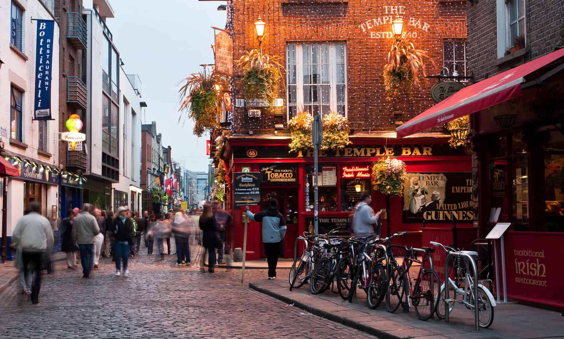 Turismo a Dublino: cultura, pioggia e il fascino di Temple Bar