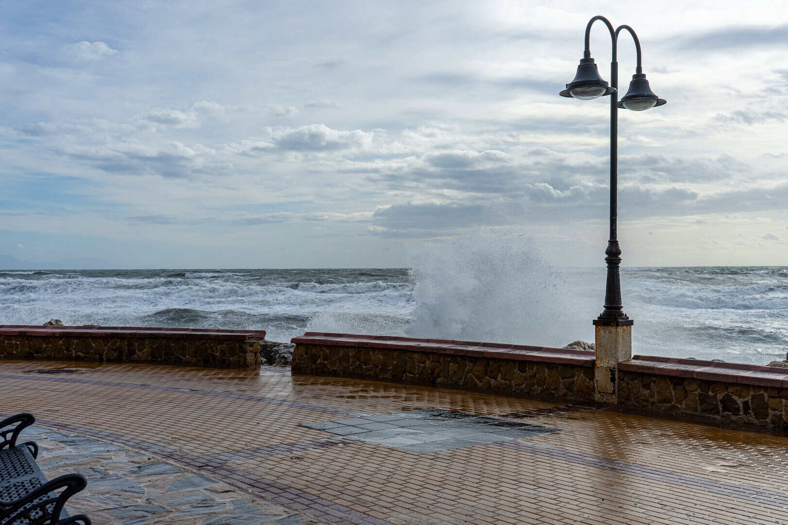 Meteo Andalusia oggi: allerta estrema per la furia della burrasca Martinho, rischio piogge torrenziali su Málaga e provincia