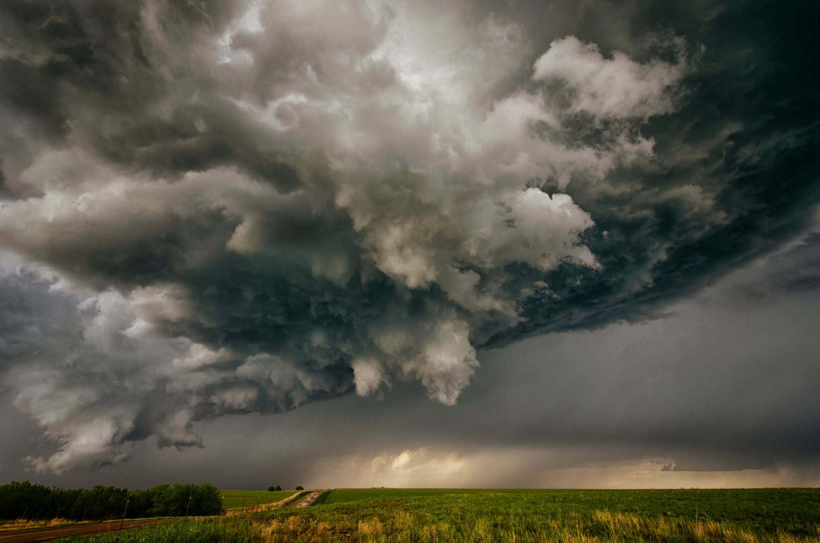 Allerta meteo gialla: le aree. Martedì 15 Aprile