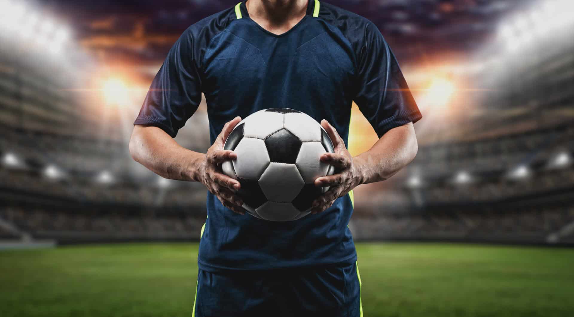 Tutte le partite di oggi rinviate per la morte del Papa: stop a calcio e sport in Italia