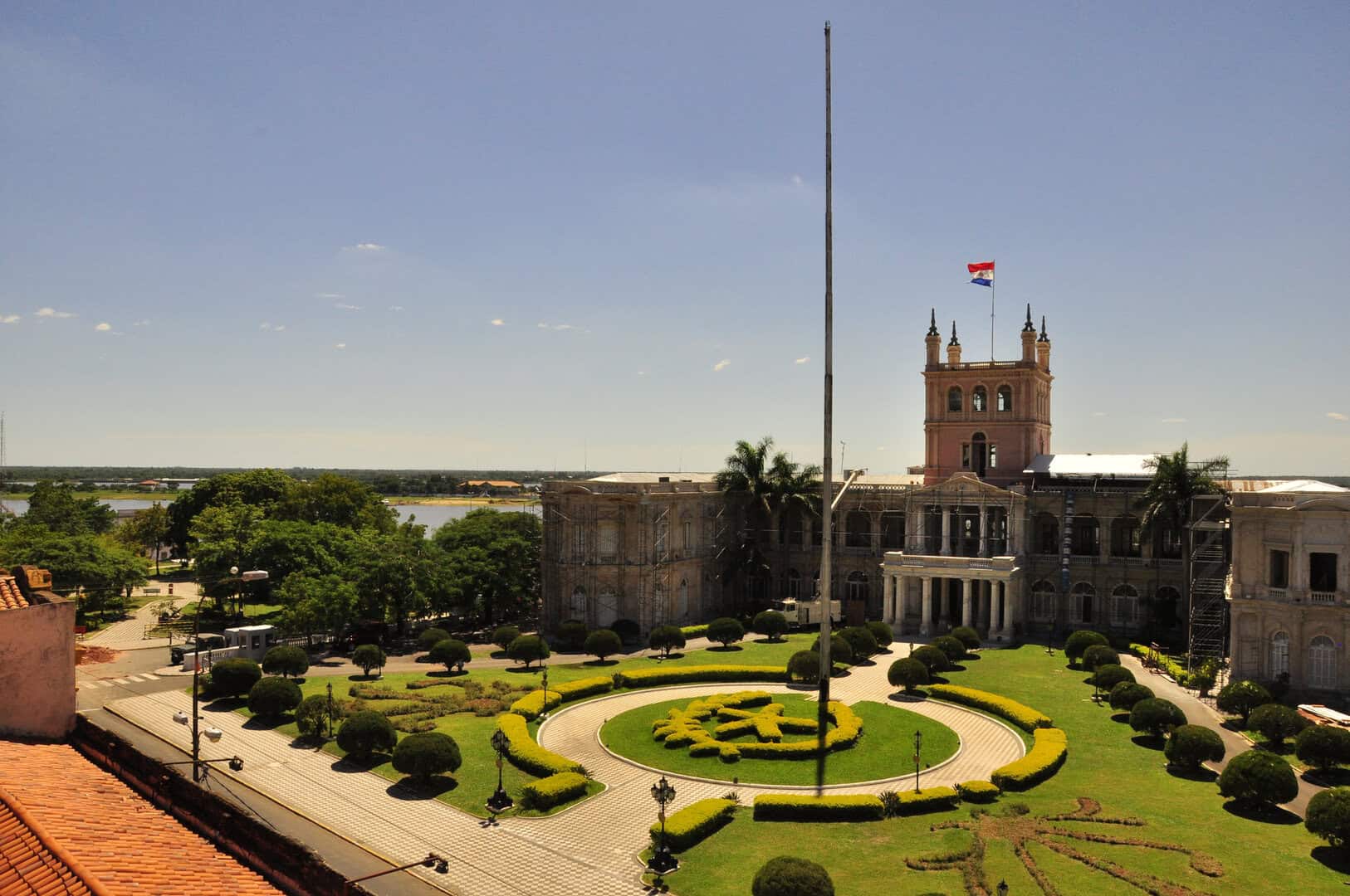 Asunción, tra fiume e cielo: un mosaico di culture e colori