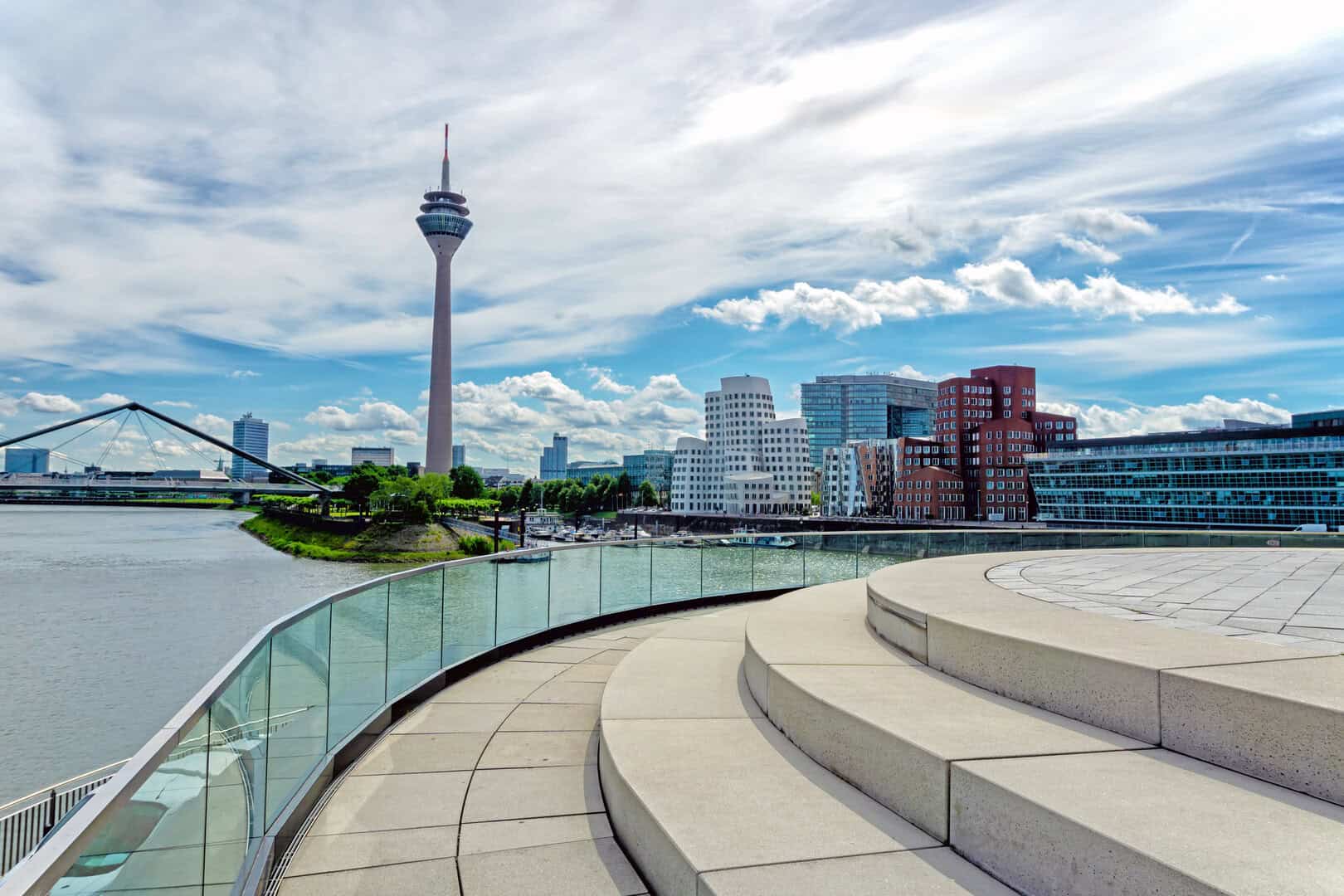 Düsseldorf, tra arte, moda e vita notturna lungo il Reno