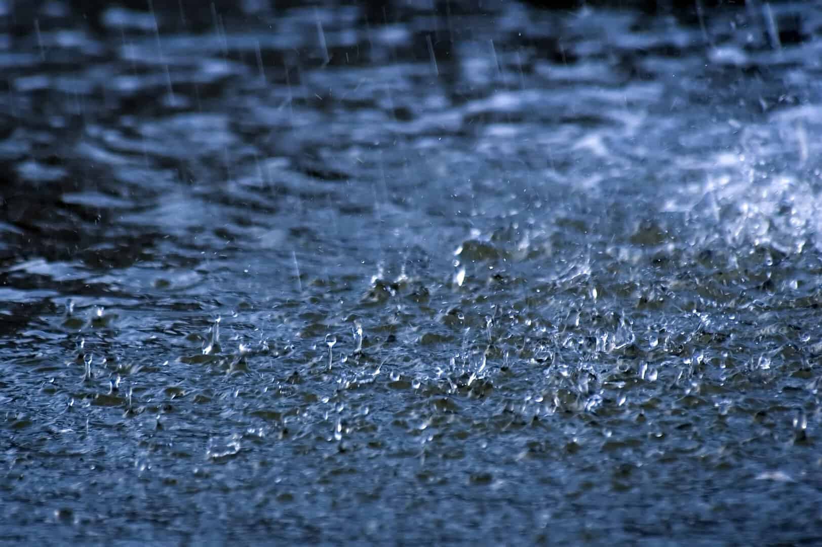 Energia dalla pioggia: gocce che accendono le luci senza turbine