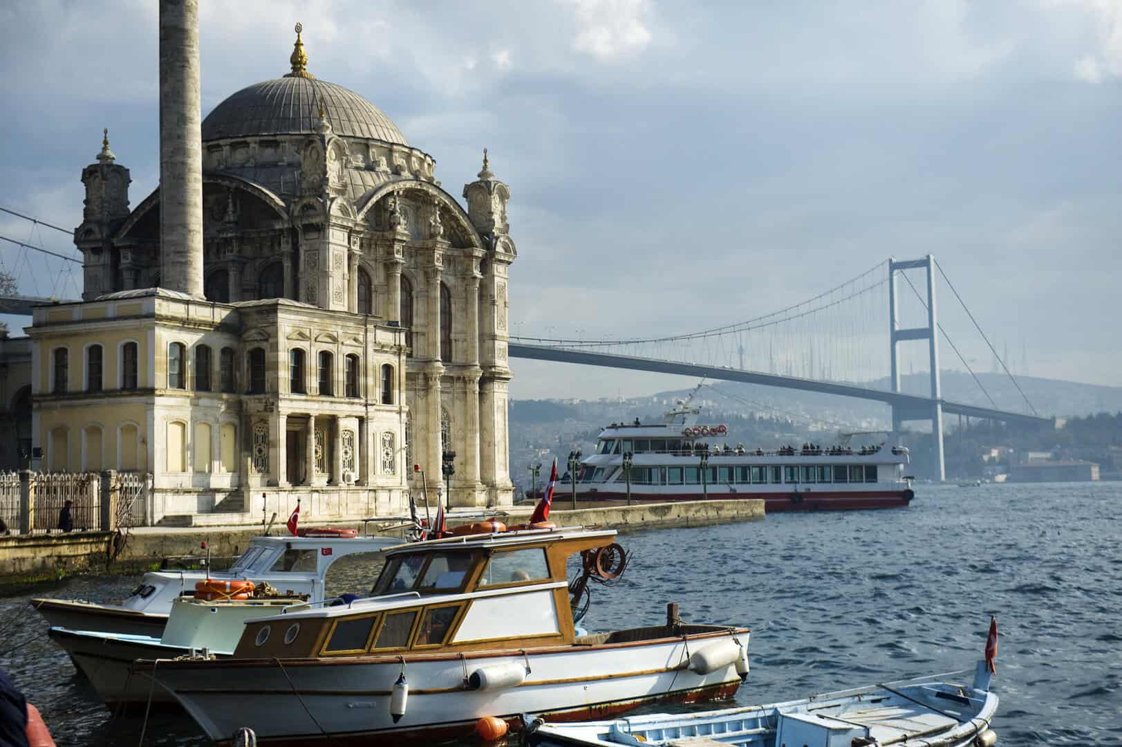 Trasferirsi a Istanbul: vivere nel cuore pulsante tra Europa e Asia