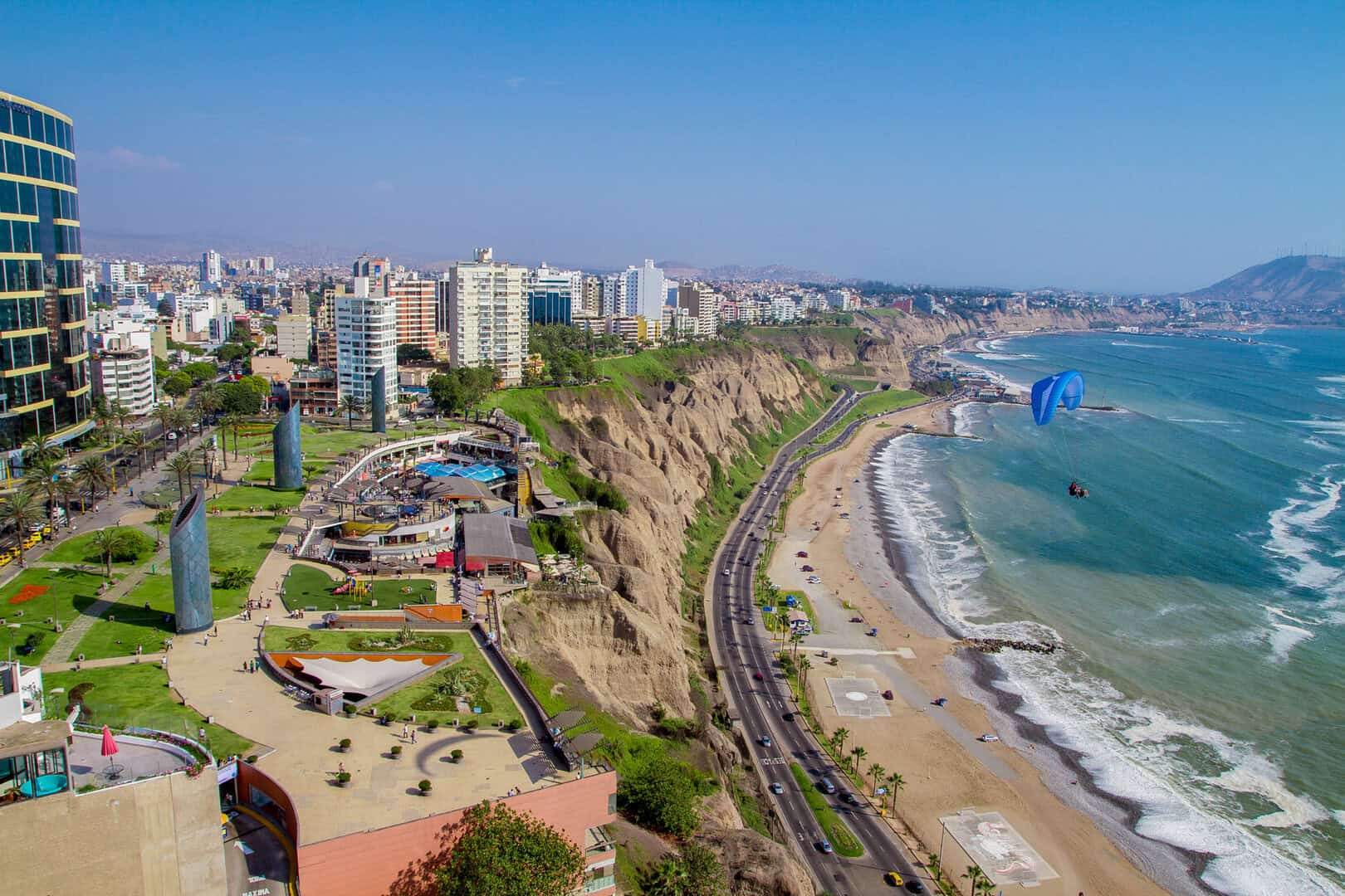 Miraflores, tra oceano e città: viaggio in un angolo vibrante di Lima