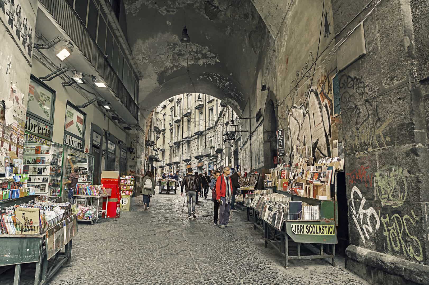 Scopri Napoli: tra storia, sapori e mare cristallino