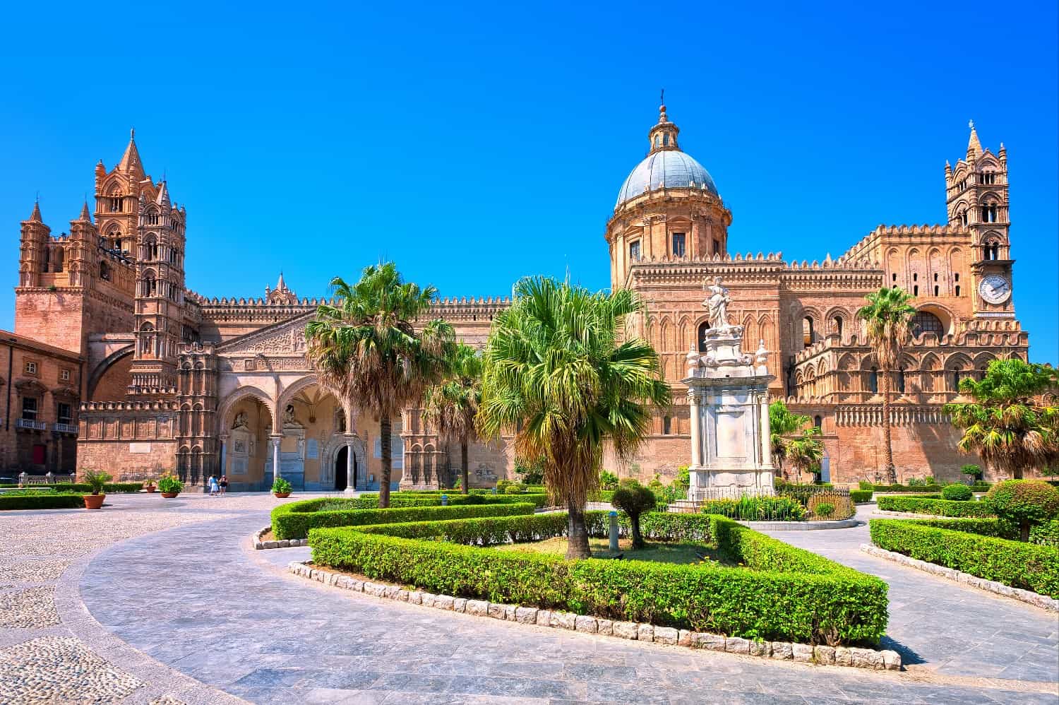 Palermo: fascino senza tempo tra profumi, pietre antiche e luce mediterranea