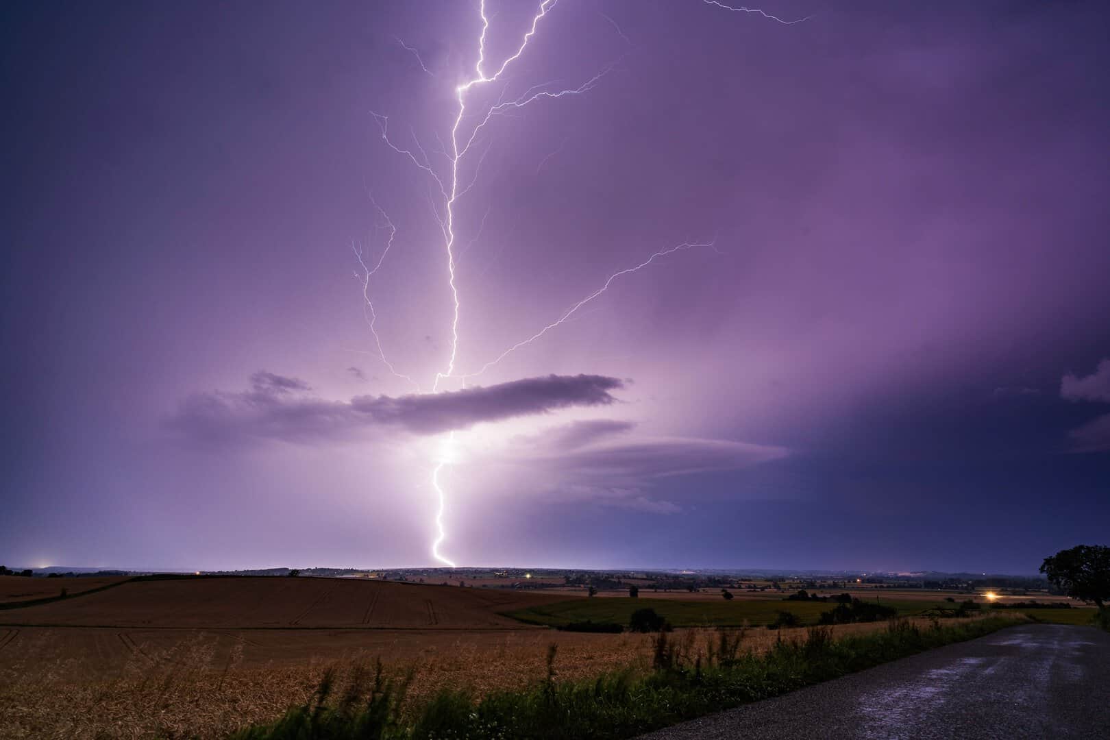 Meteo Francia: tempesta Olivier sconvolge il Sud e il Centro