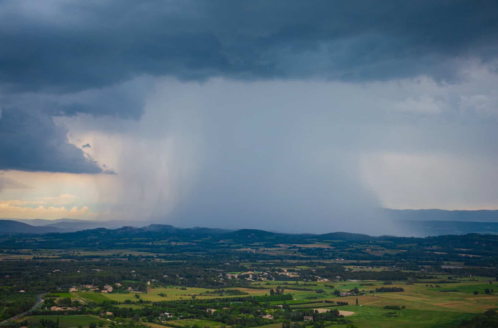 Meteo Prahova, romania: Cod galben di temporali durante la Pasqua