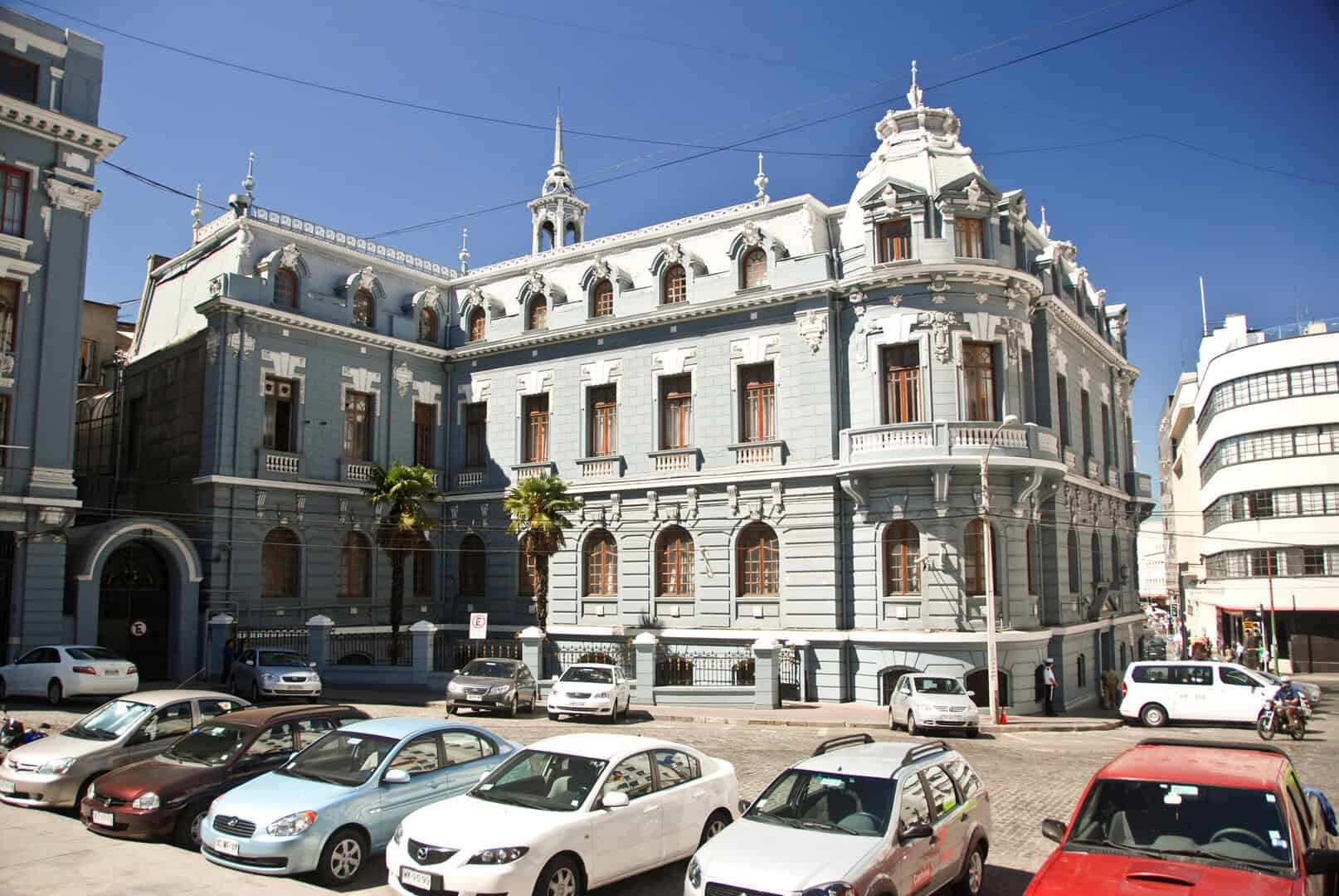 Valparaíso, la città verticale che canta coi colori