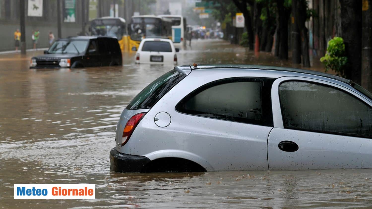 Meteo, 550 millimetri di pioggia in 6 ore: la pioggia di un anno intero