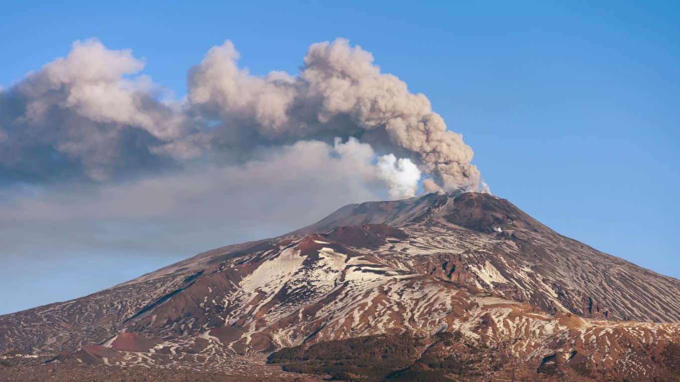 Canarie, eruzioni vulcaniche a Tenerife