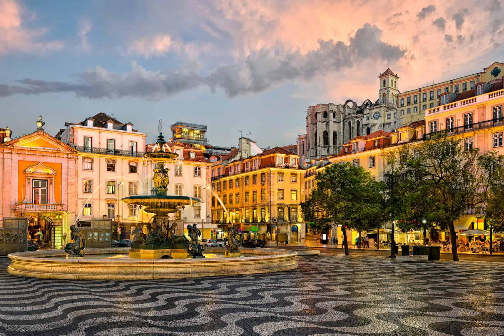 Lisbona: la città dove il tempo si illumina di poesia