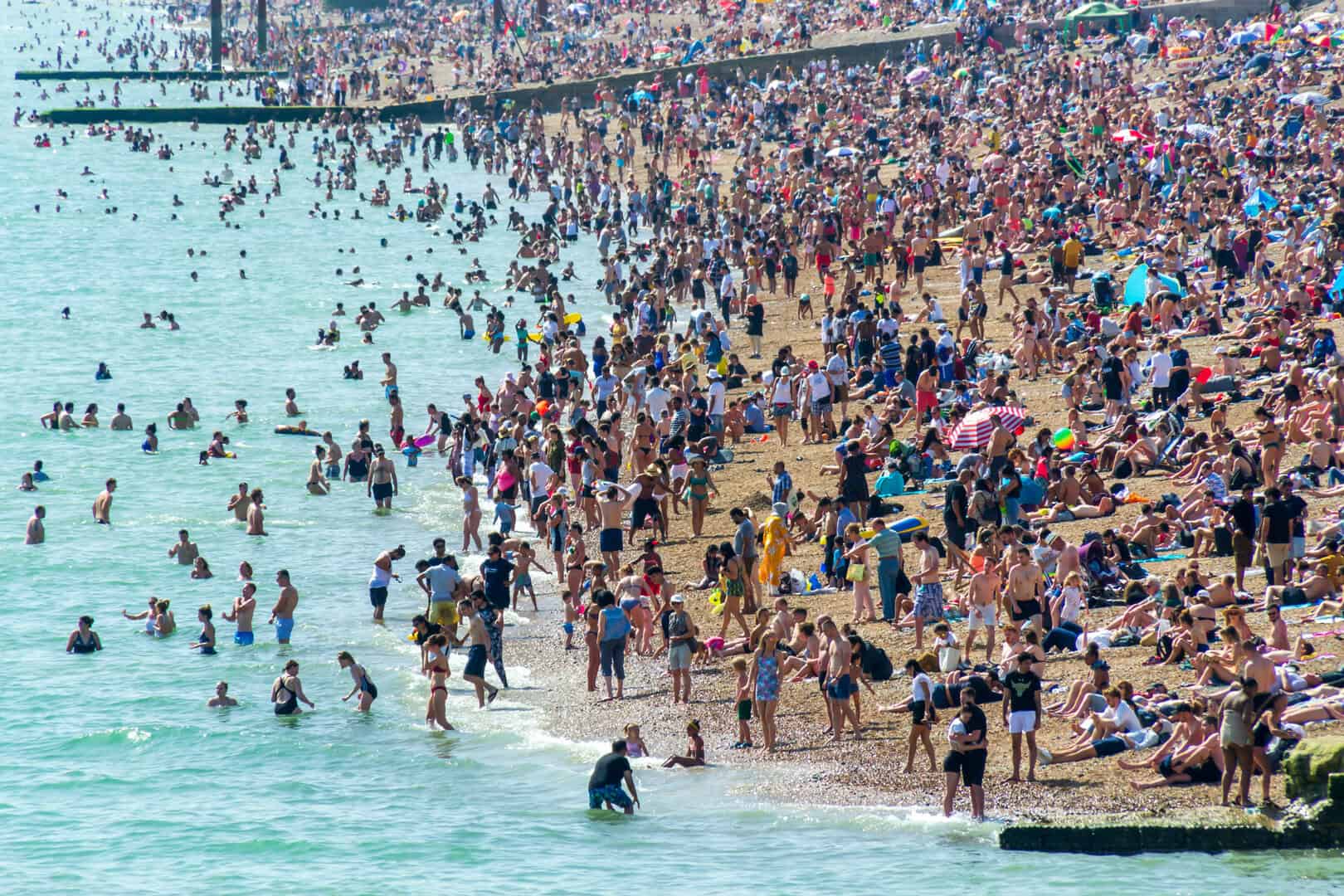 Meteo Regno Unito: temperature record e finestre chiuse