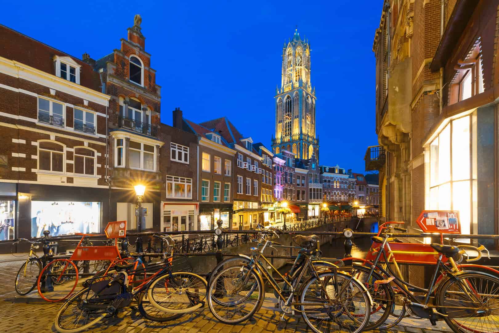 Utrecht: Tra canali incantati e vita moderna olandese