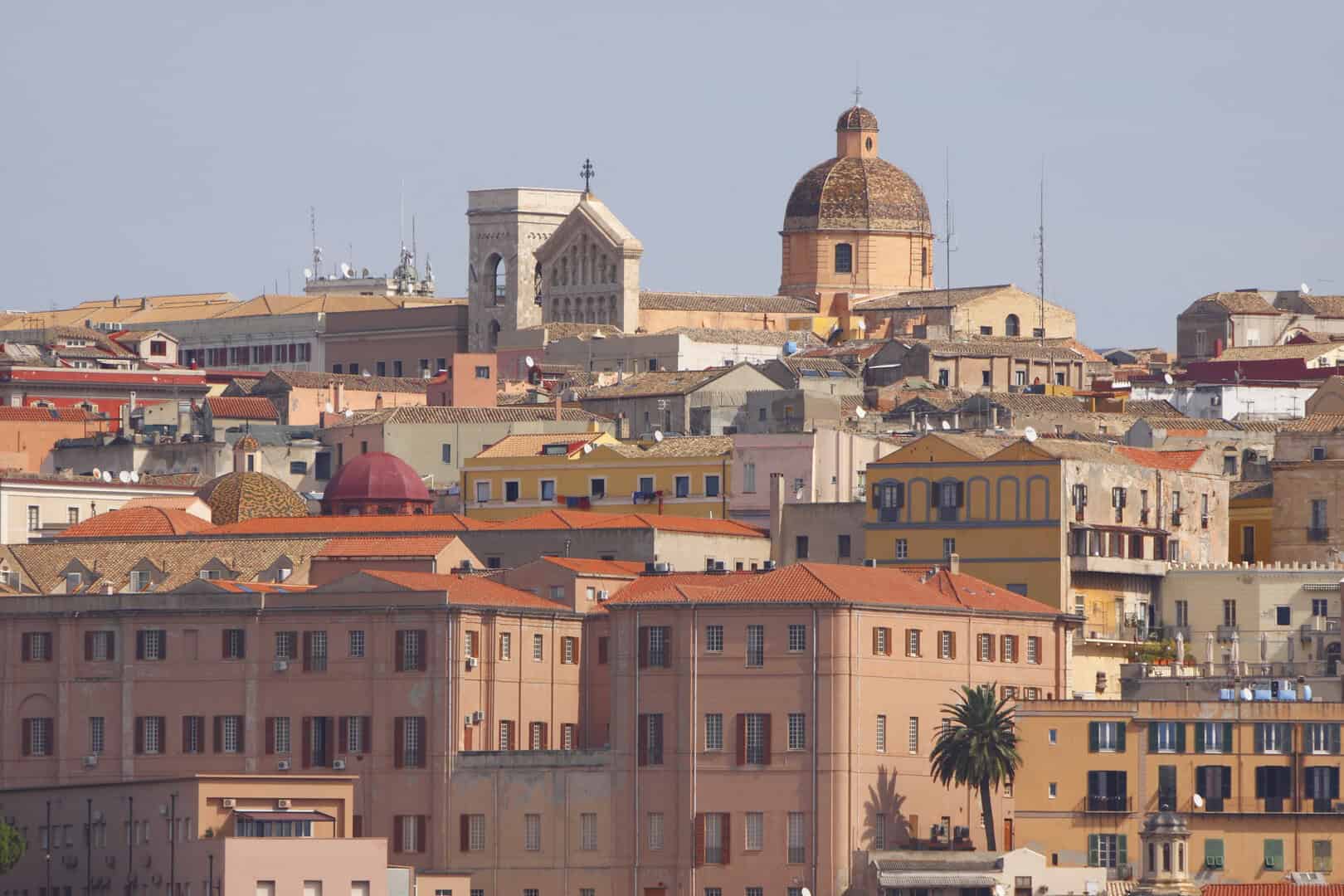 Meteo CAGLIARI, grazie mare. Entroterra a rischio 40 gradi