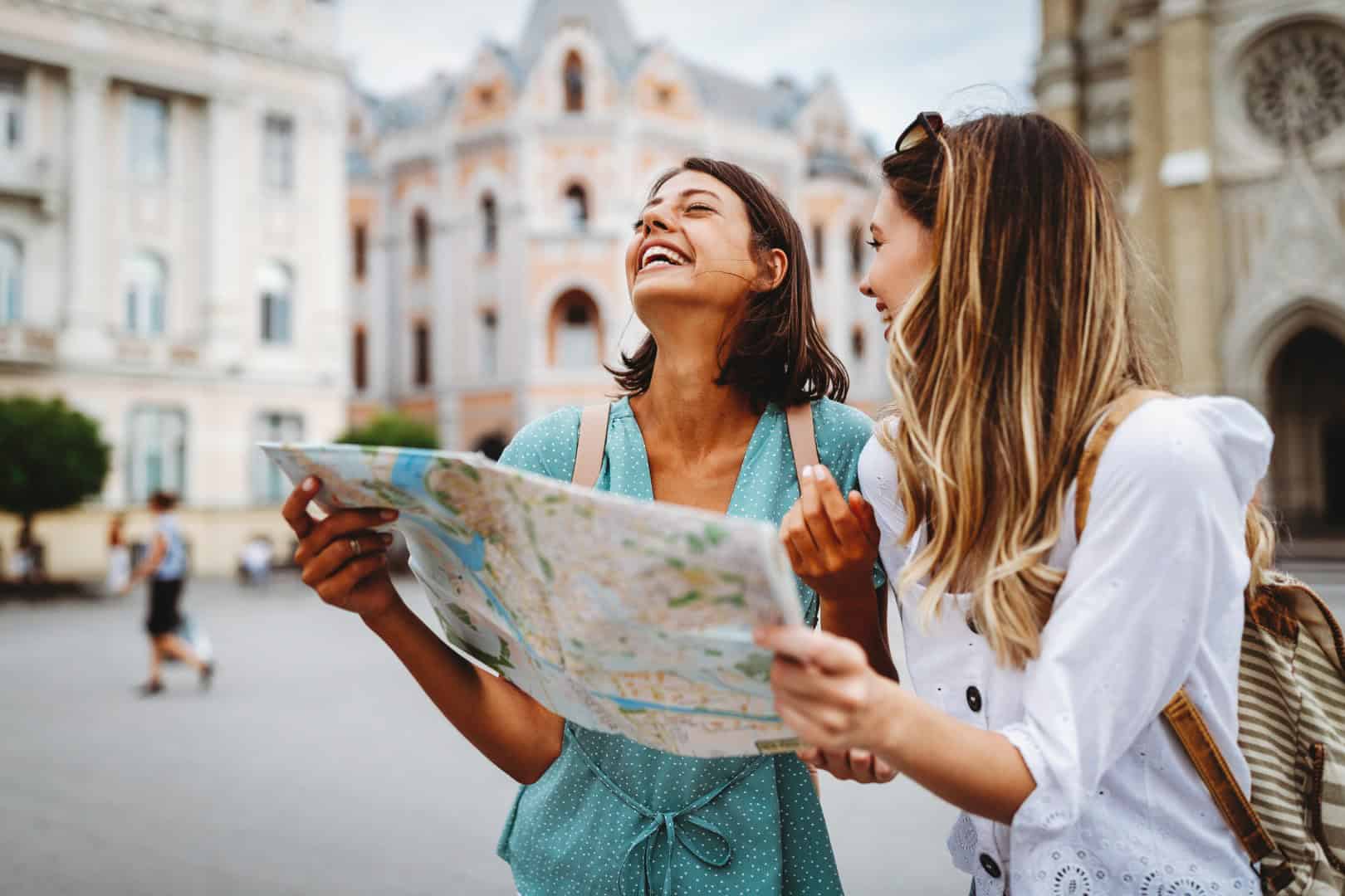 Travel: Azerion svela i trend per il 2025, tra eco-turismo e viaggi in solitaria