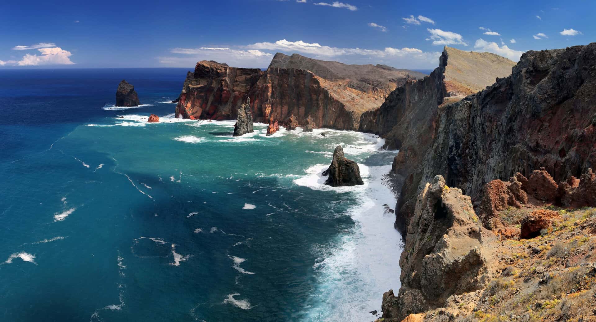 L’Isola del Tesoro esiste. Si chiama Madeira, perla verde smerarlo in Oceano