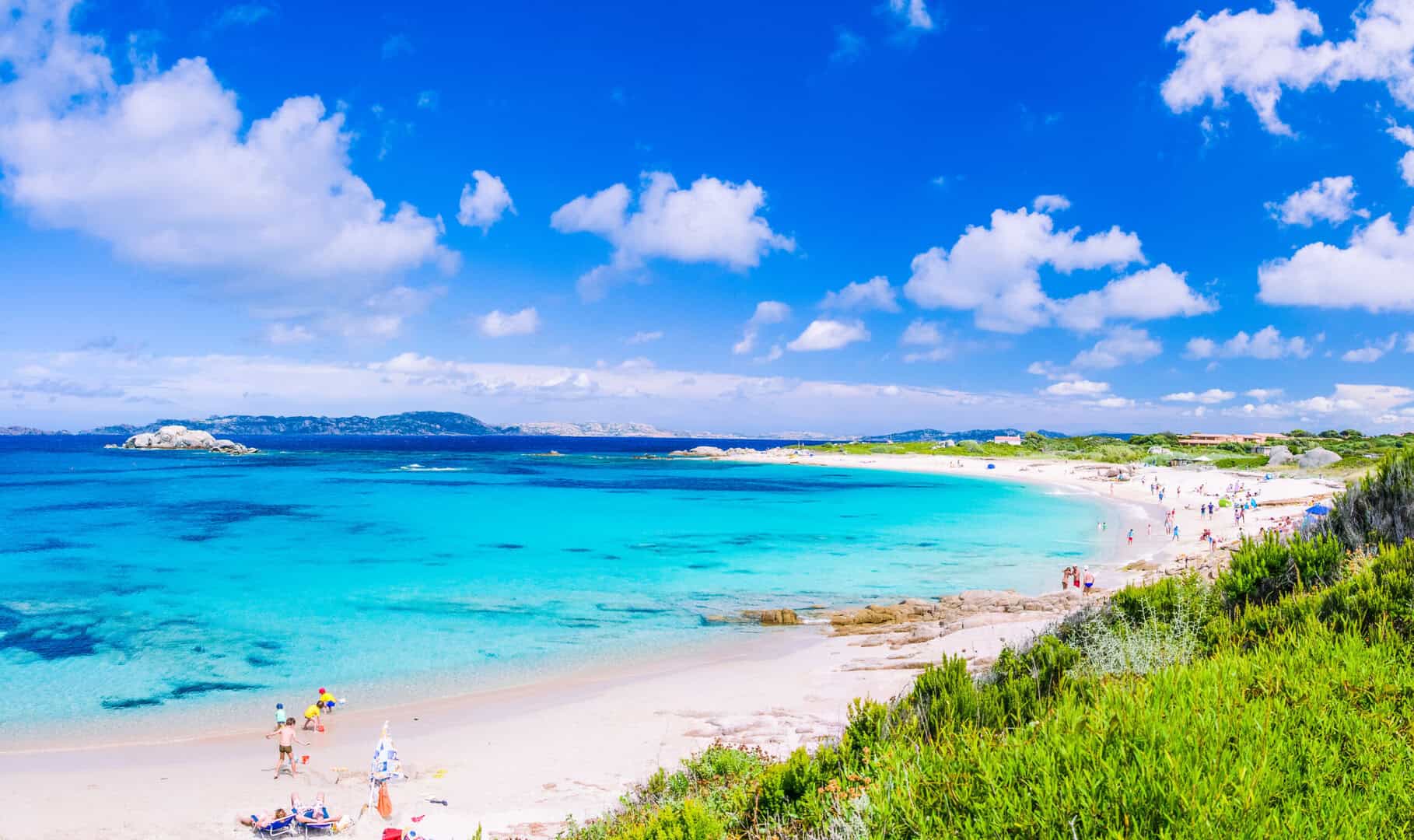 Le 10 spiagge imperdibili della Sardegna: mare turchese e sabbia da sogno