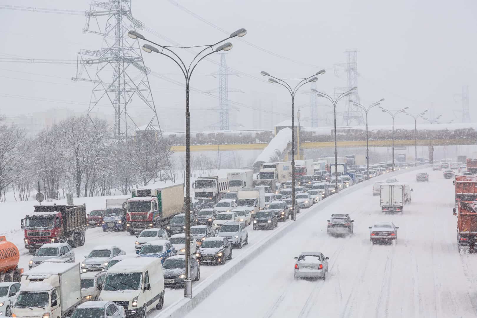 Strade paralzziate dalla neve a Mosca 4