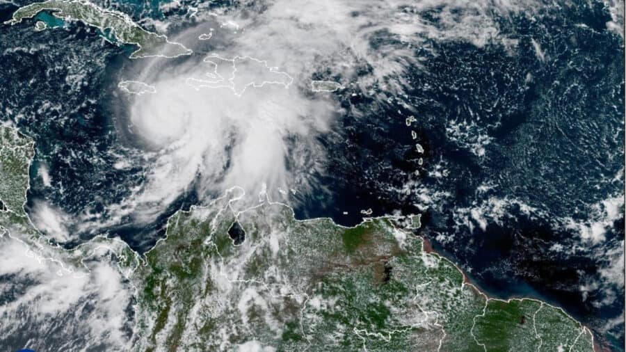 Jamaica nella morsa di Melissa: l’uragano di categoria 5 pronto a riscrivere la storia