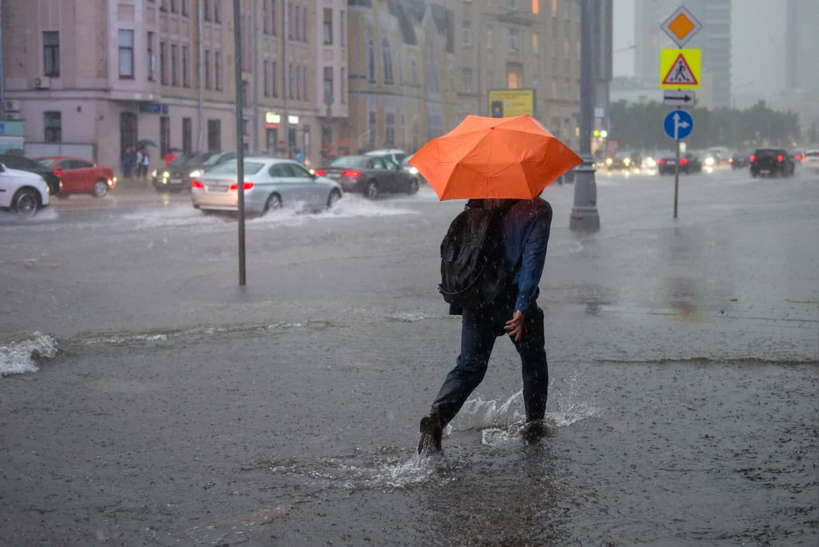 Allagamenti sempre più frequenti: ecco perché la tua città finisce sott’acqua