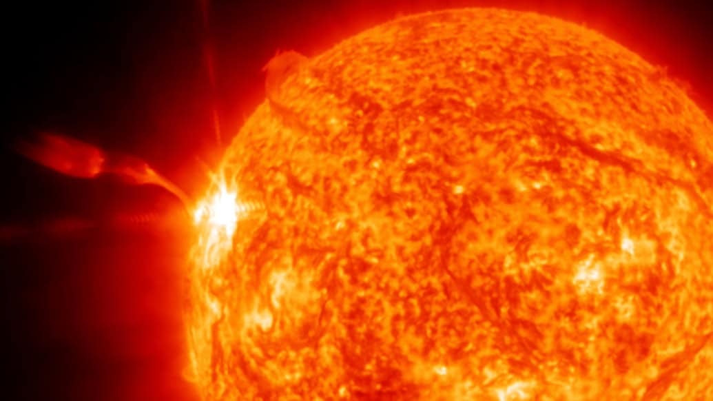 eruzione solare