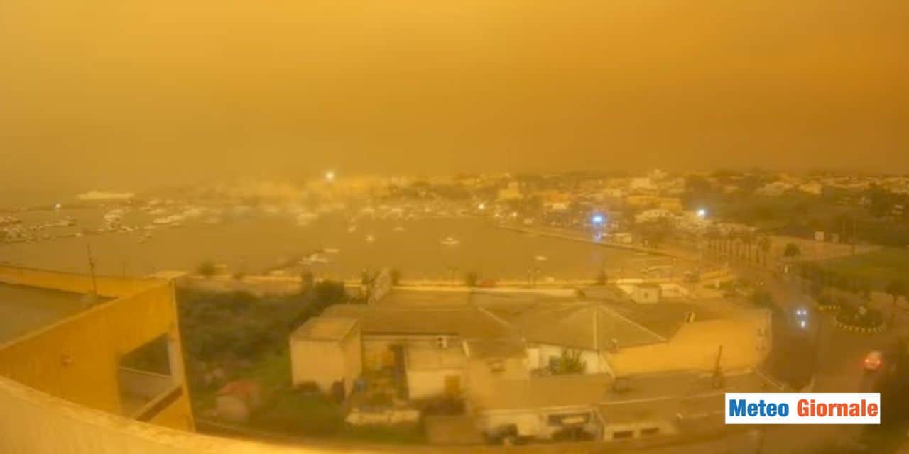 Ciclone africano, il cielo cambia colore a Lampedusa