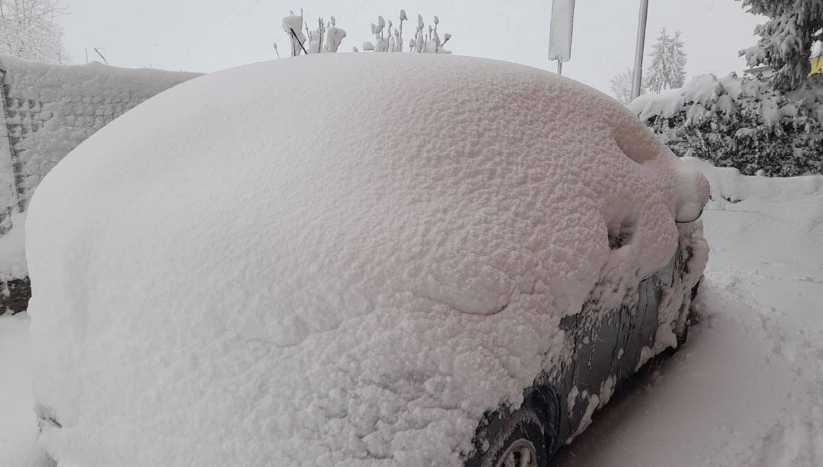 Neve in pianura, tutto bianco tra ferrarese e ravennate, cosa sta succedendo