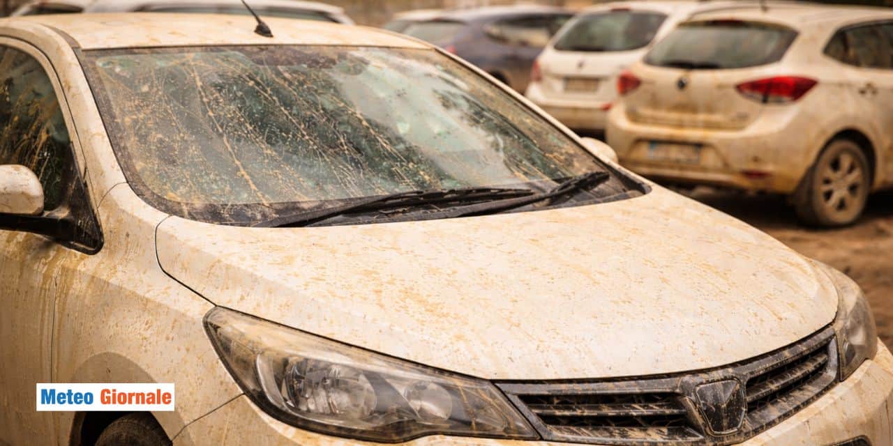 Pioggia sporca in arrivo su tutta Italia, non lavate l’auto