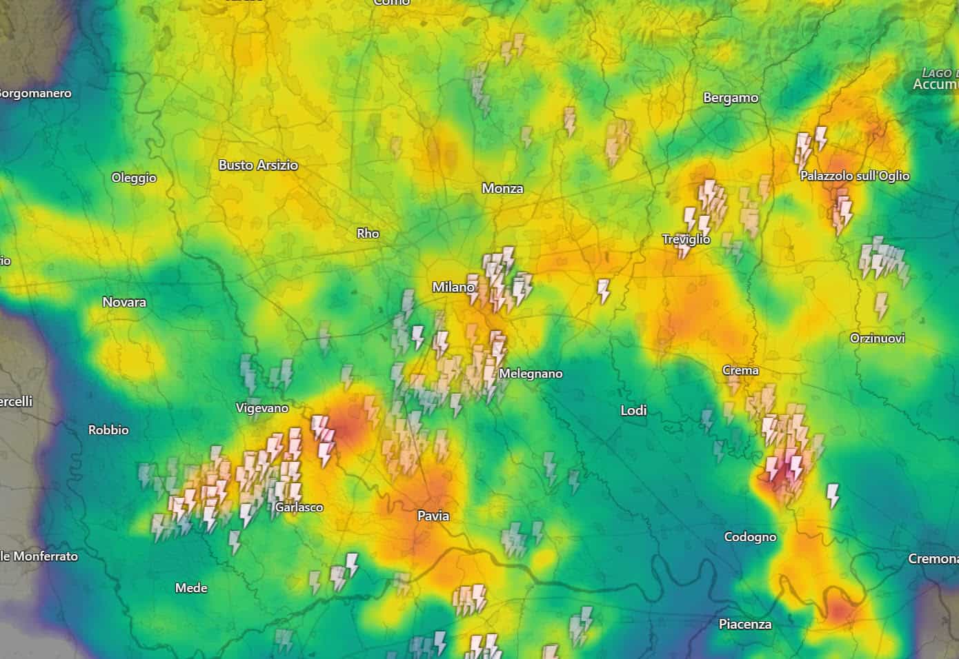 22 50 il temporale si intensifica ad est della citta