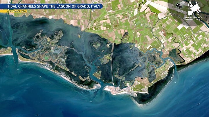 Peculiarità vista dal satellite della Laguna di Grado in Friuli Venezia Giulia